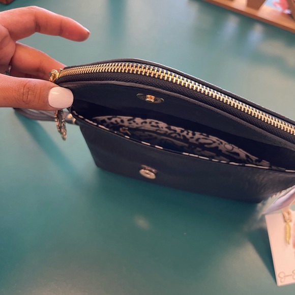 Jessica Simpson crossbody Penelope Clutch - Picture 12 of 13